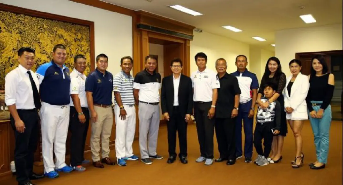 Leading Golfers Visit Boon Rawd CEO on New Year Occasion 