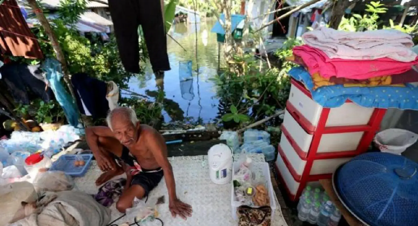 More rain expected to hit flooded South More rain expected to hit flooded South