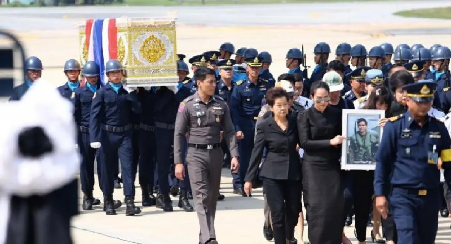 Pilot killed in Hat Yai air show crash to be promoted Pilot killed in Hat Yai air show crash to be promoted