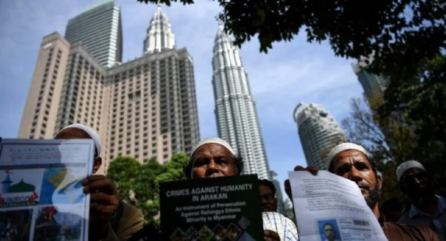 Malaysia PM urges Myanmar to end Rohingya crackdown Malaysia PM urges Myanmar to end Rohingya crackdown