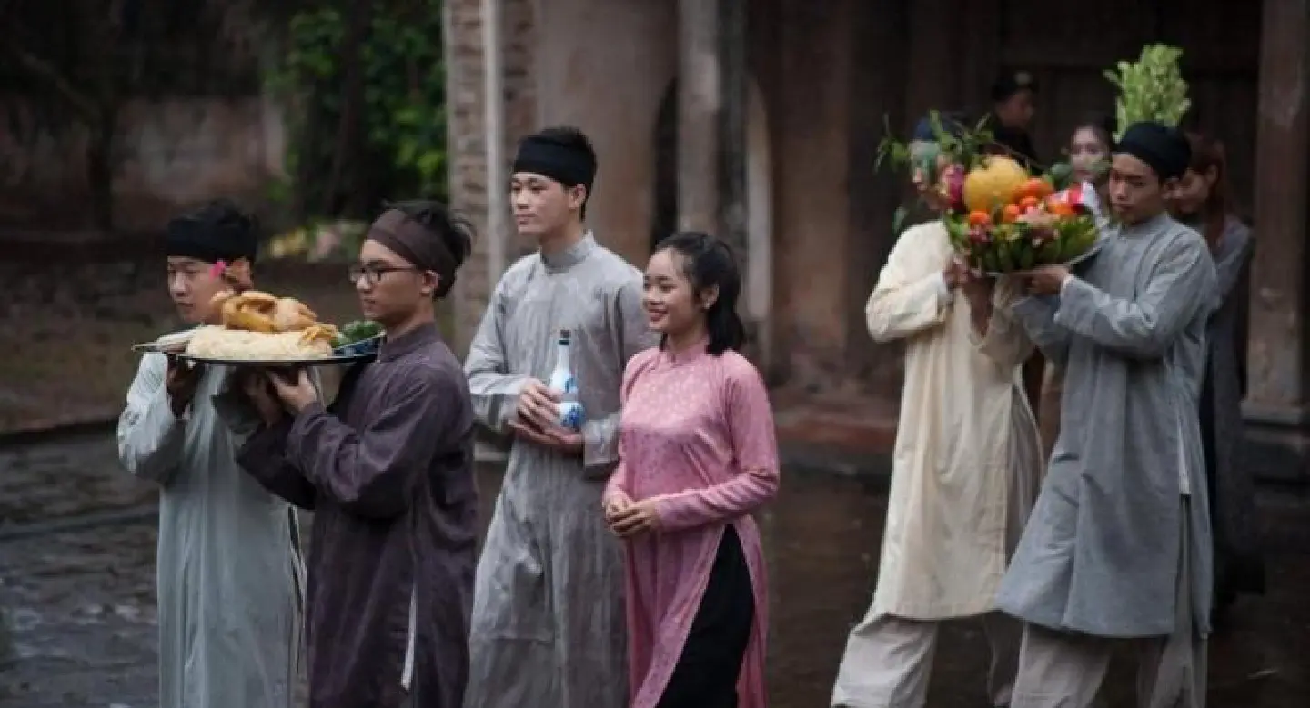 Man enough to wear Ao Dai Man enough to wear Ao Dai