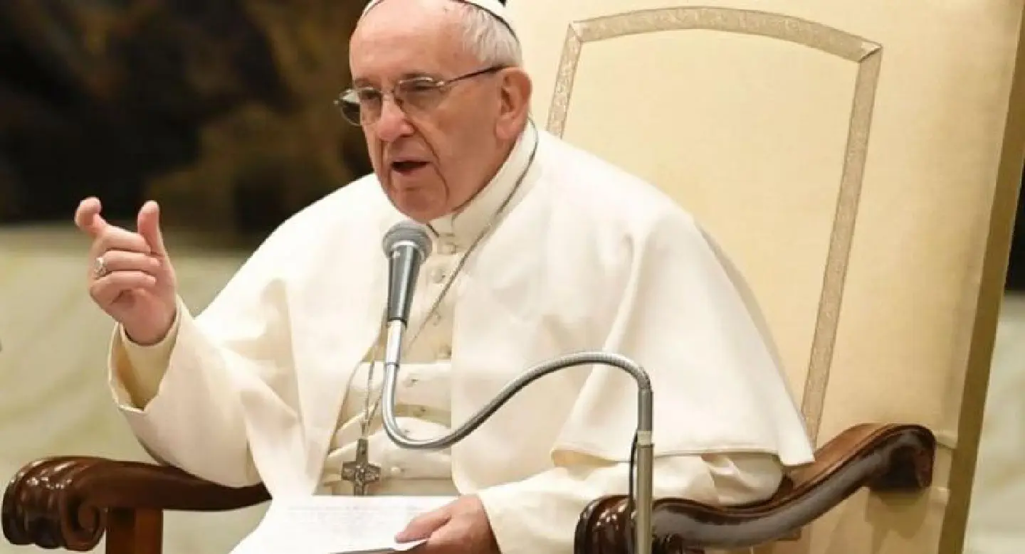 Pope warns against populism and 'saviours' like Hitler Pope warns against populism and 'saviours' like Hitler