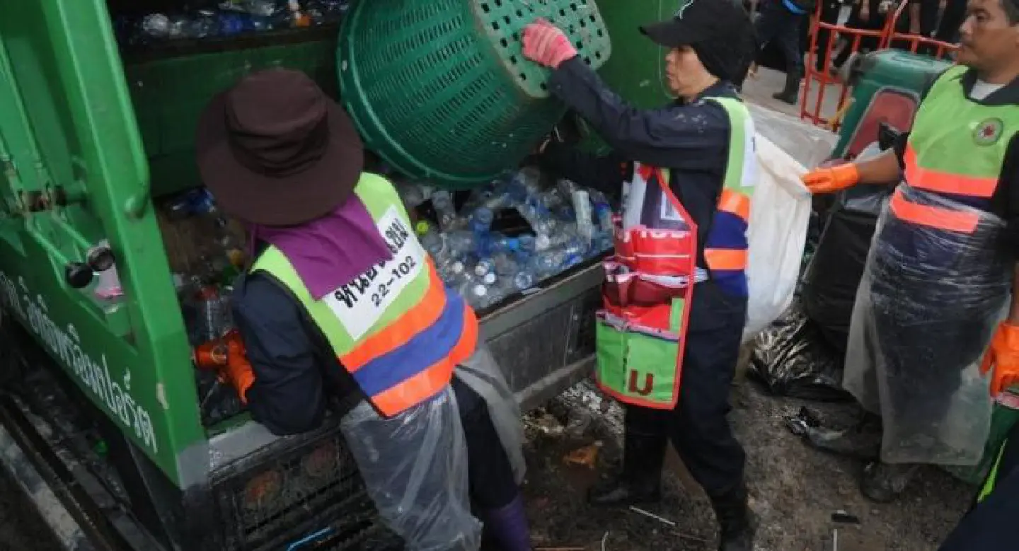 Payments delayed after law passed for increased Bt350 garbage bills Payments delayed after law passed for increased Bt350 garbage bills