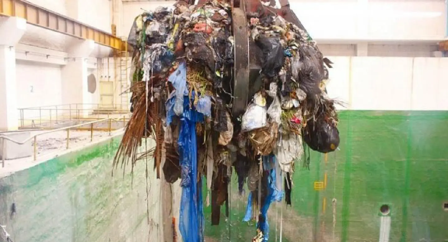 Waste plant defended as residents complain Waste plant defended as residents complain