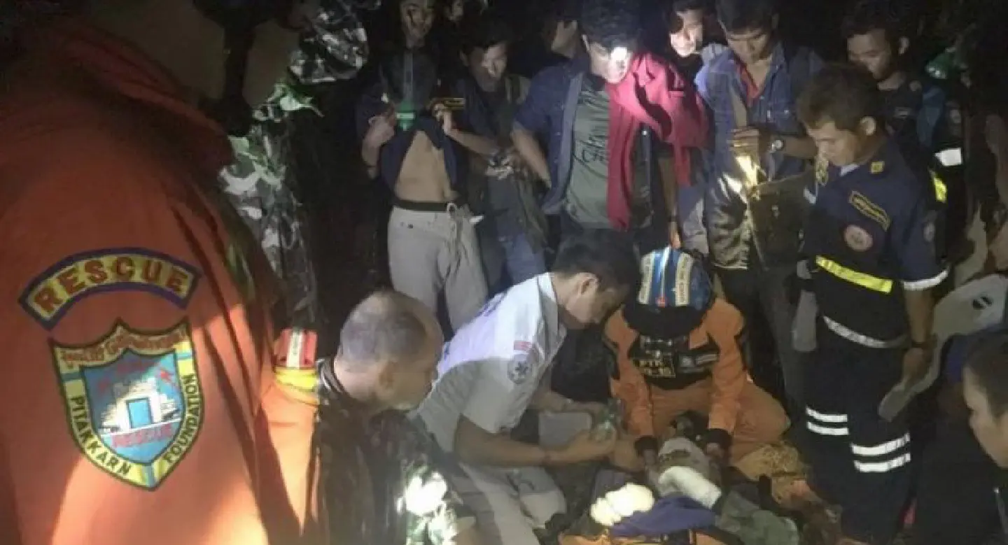 Woman rescued from 20-metre-deep hole Woman rescued from 20-metre-deep hole