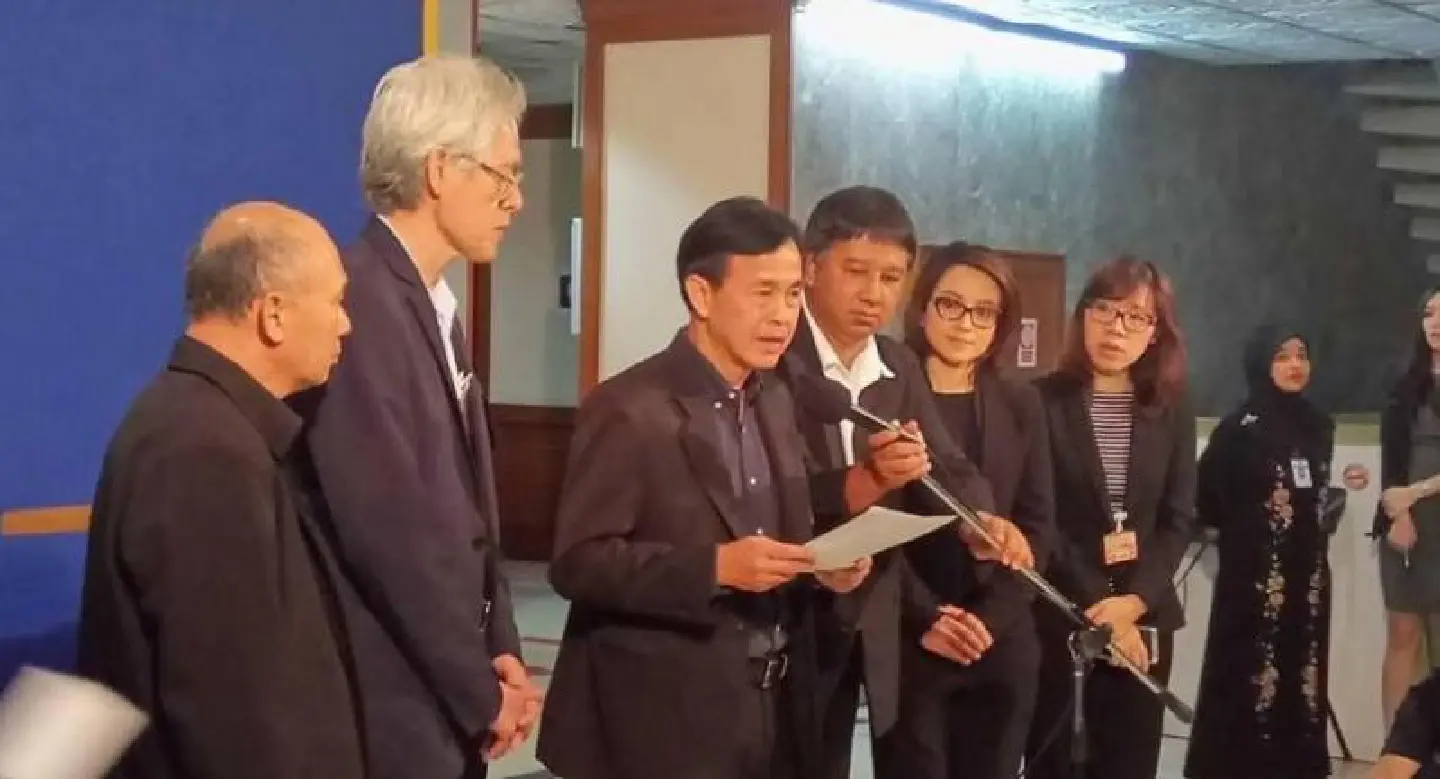 30 media organizations demand change of reform panel chief 30 media organizations demand change of reform panel chief