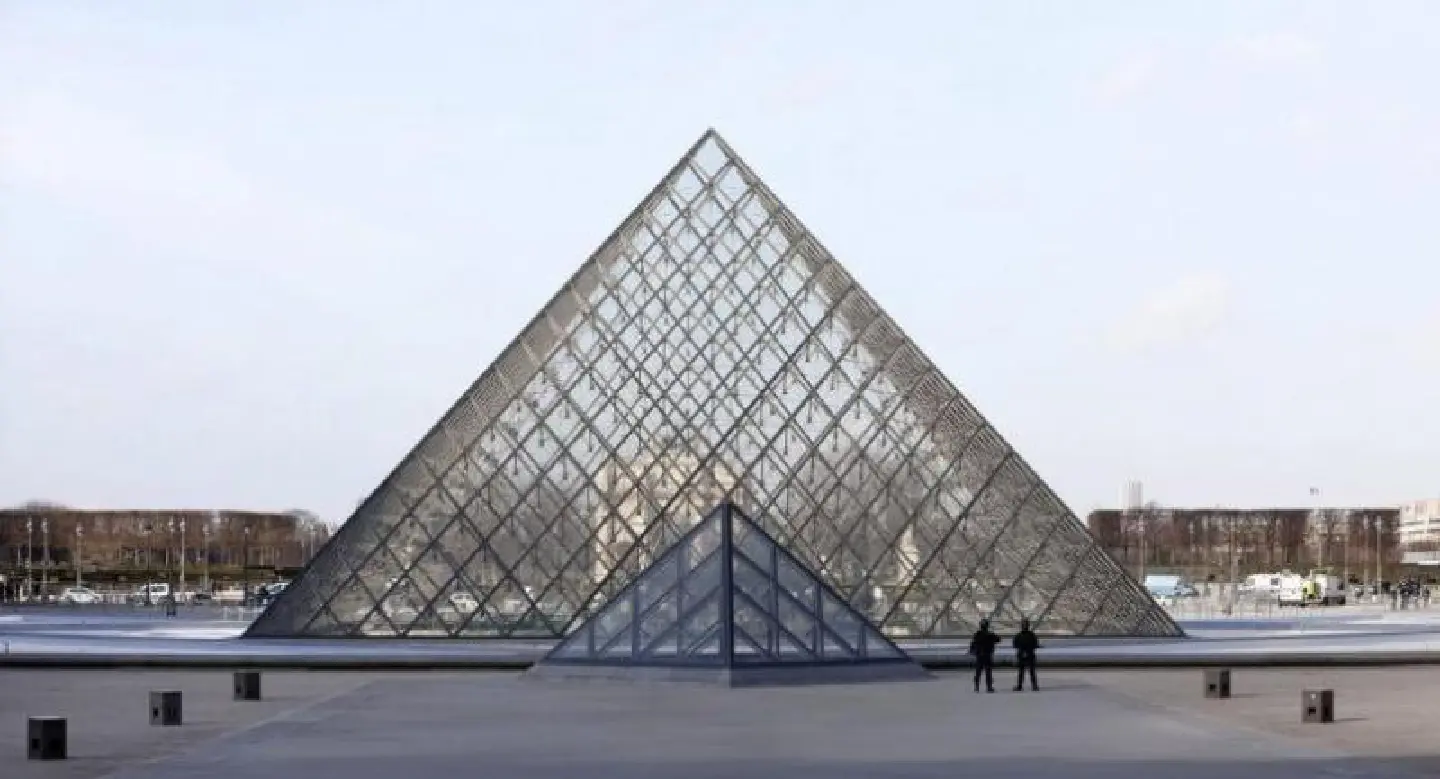 Soldier shoots knife attacker near Louvre in Paris: police source Soldier shoots knife attacker near Louvre in Paris: police source