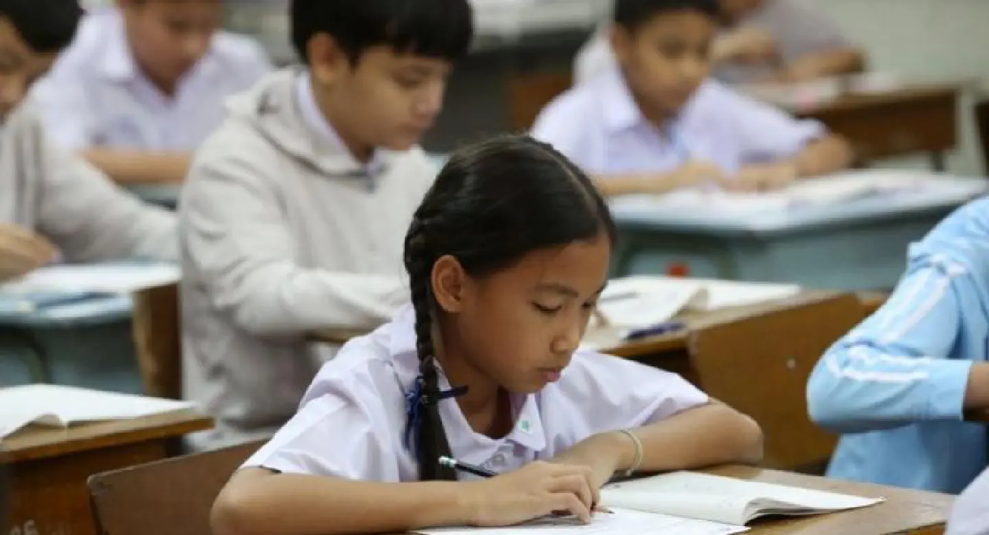 Students to be given access to electronic bank of past exam papers Students to be given access to electronic bank of past exam papers