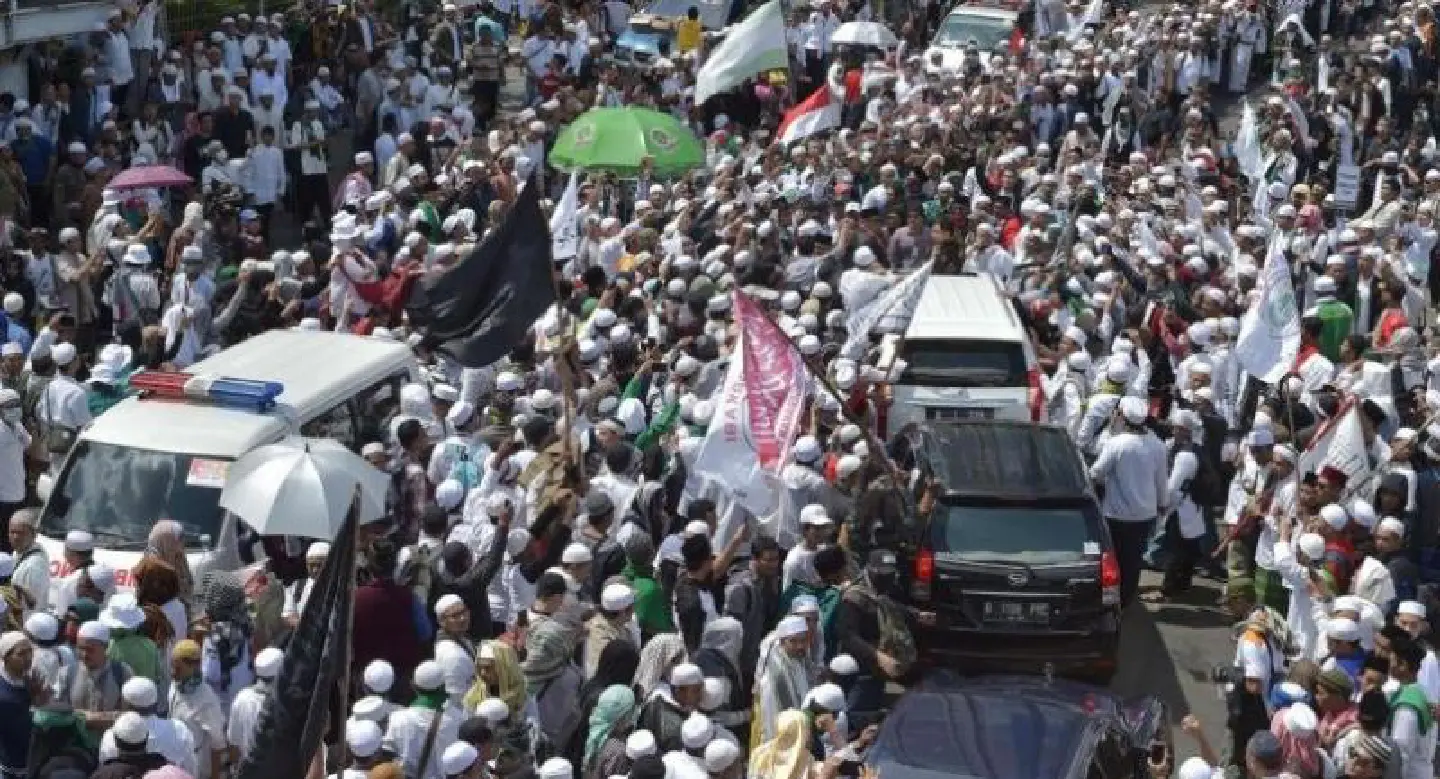 Indonesia takes aim at radicals behind governor protests Indonesia takes aim at radicals behind governor protests