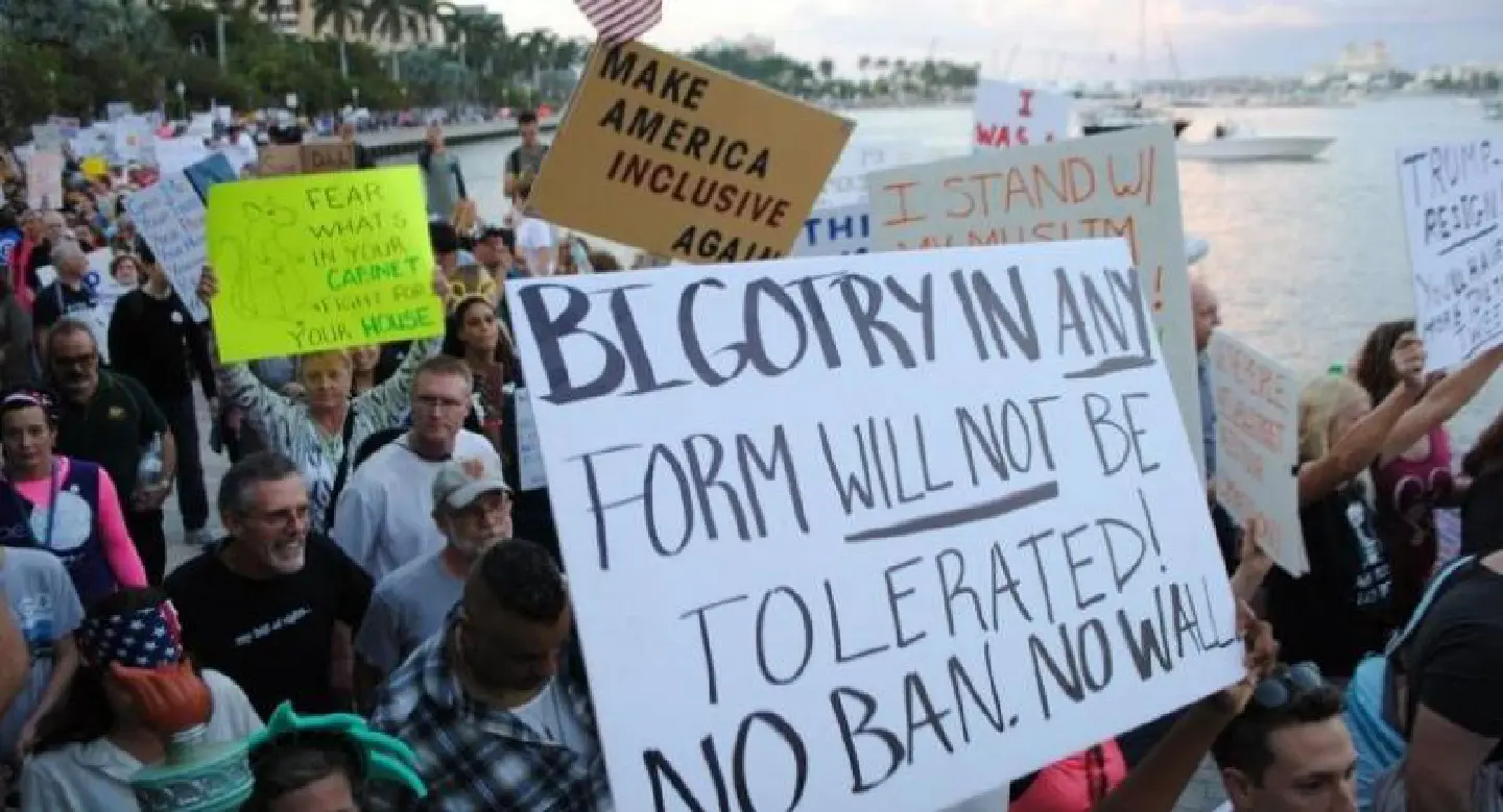 At least 2,000 march on Trump's Florida resort At least 2,000 march on Trump's Florida resort