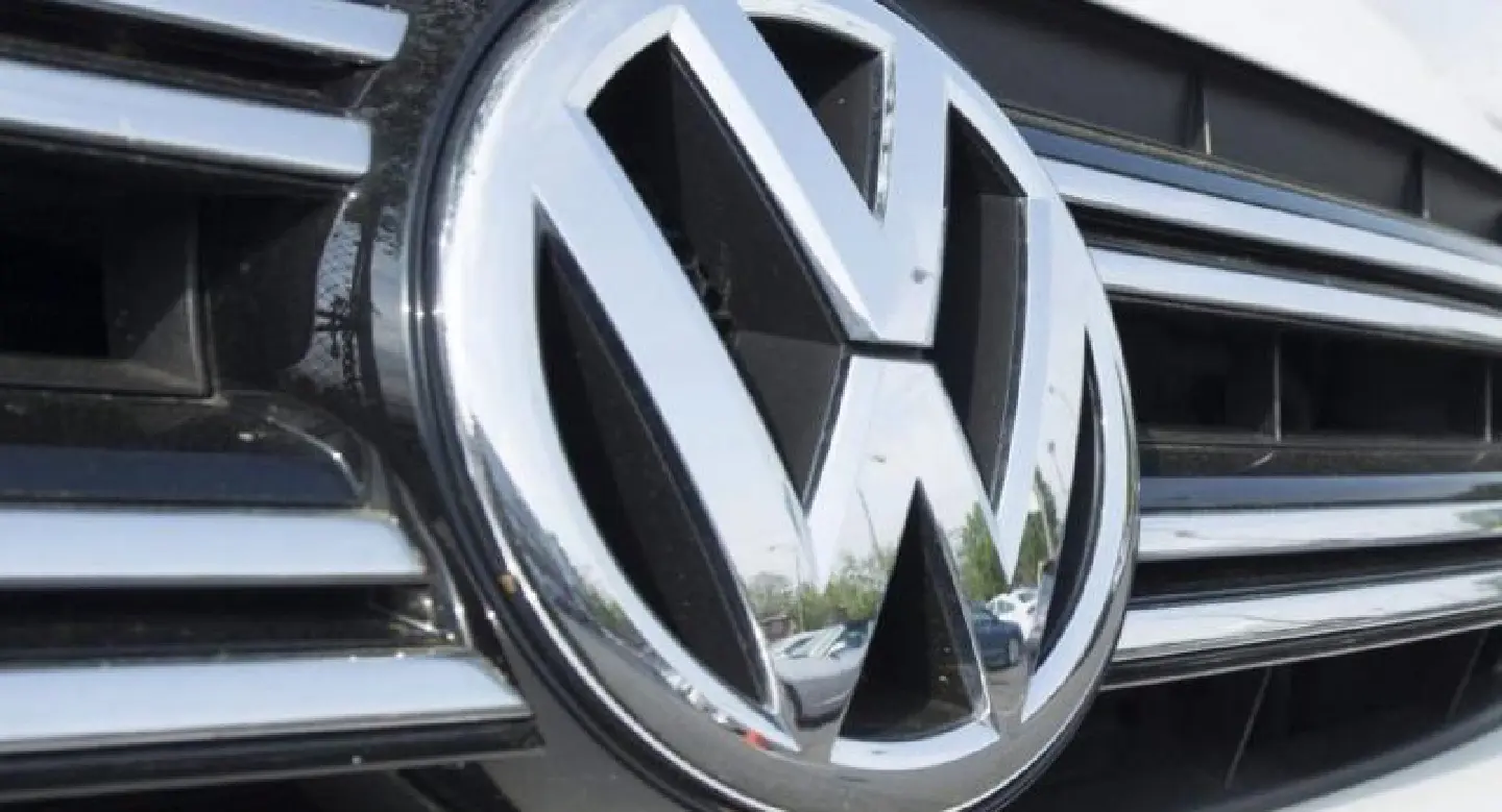 Volkswagen mulls slashing executive pay Volkswagen mulls slashing executive pay