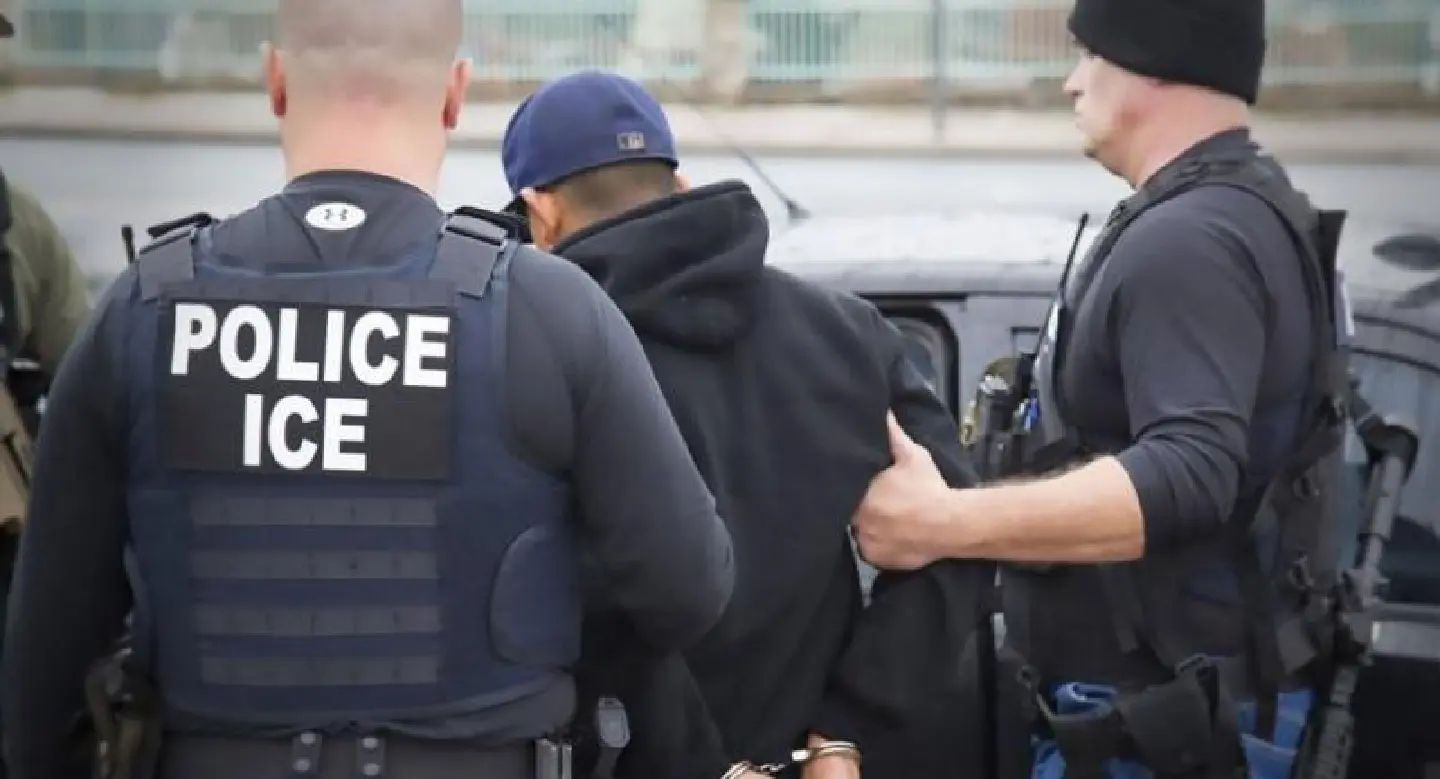 US agents conduct first Trump-era raids targeting undocumented migrants US agents conduct first Trump-era raids targeting undocumented migrants