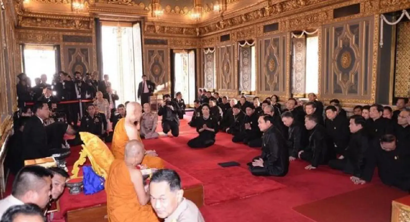 Prayut gets advice from new Supreme Patriarch Prayut gets advice from new Supreme Patriarch