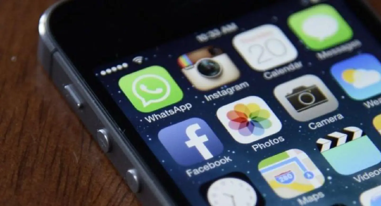 Facebook pushes video onto TV screens with new apps Facebook pushes video onto TV screens with new apps