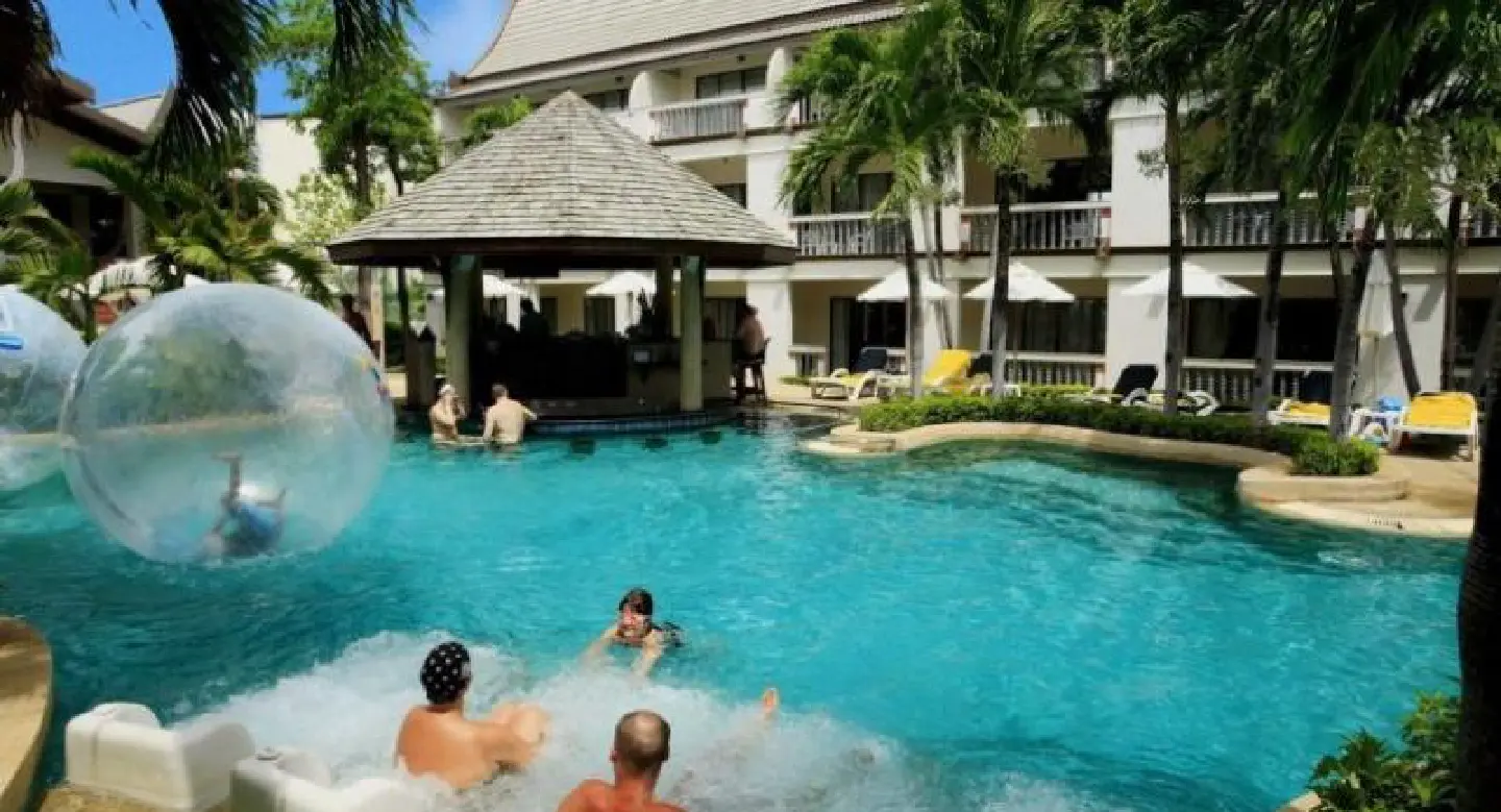 Two Centara hotels wins 2017 TripAdvisor Travellers’ Top 25 Choice Awards for Hotels in Thailand Two Centara hotels wins 2017 TripAdvisor Travellers’ Top 25 Choice Awards for Hotels in Thailand