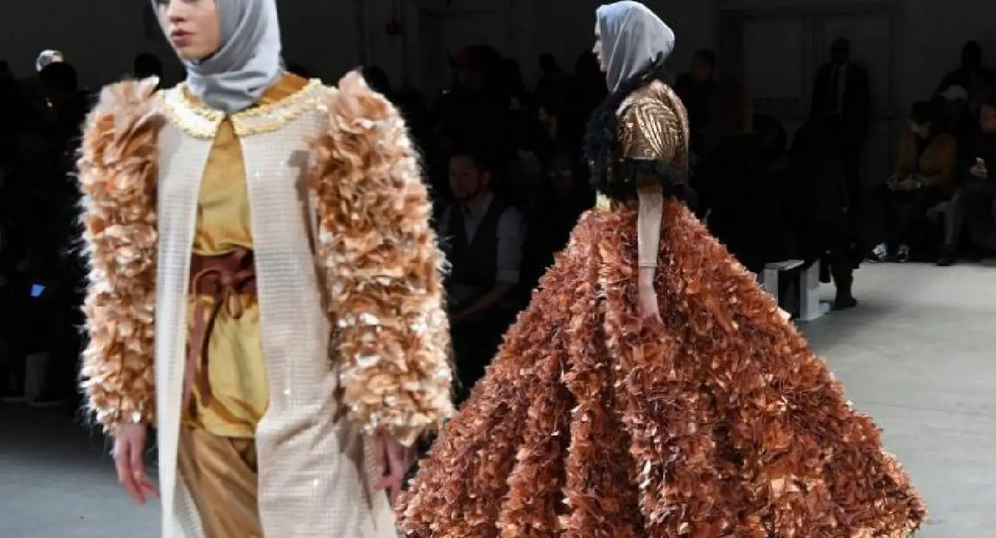  Dripping in glamour