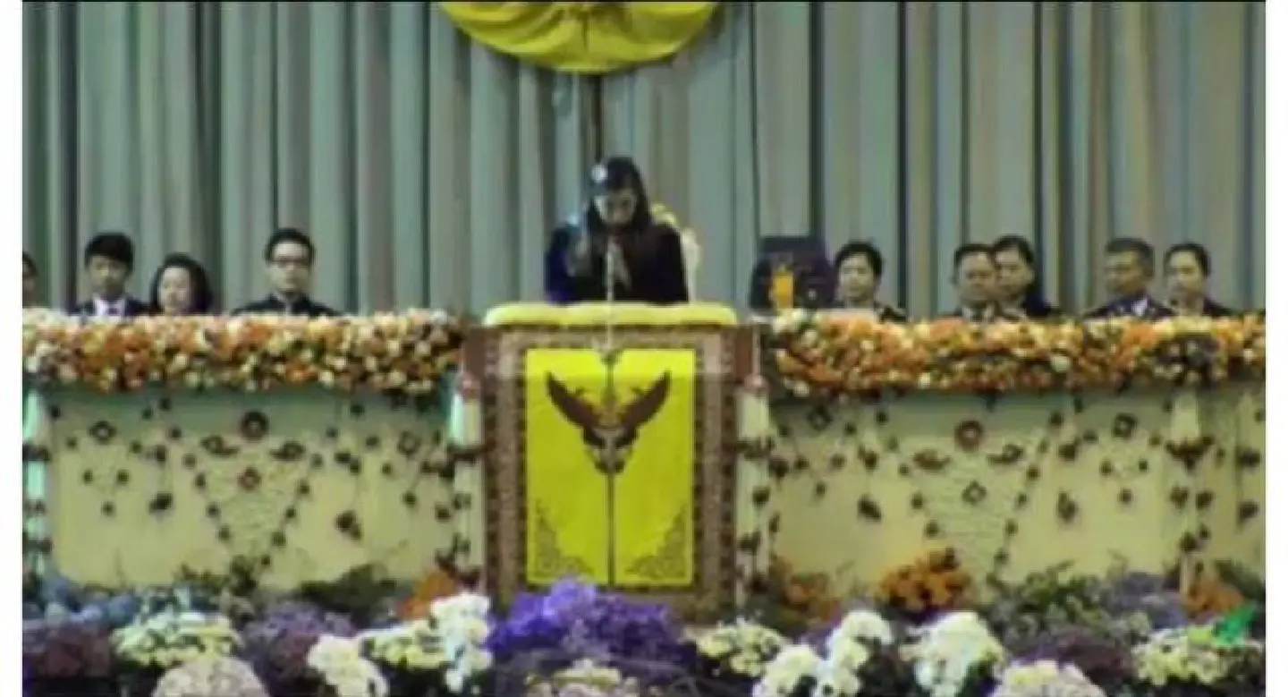 HRH Princess Chulabhorn apologises for being late for graduation ceremony HRH Princess Chulabhorn apologises for being late for graduation ceremony