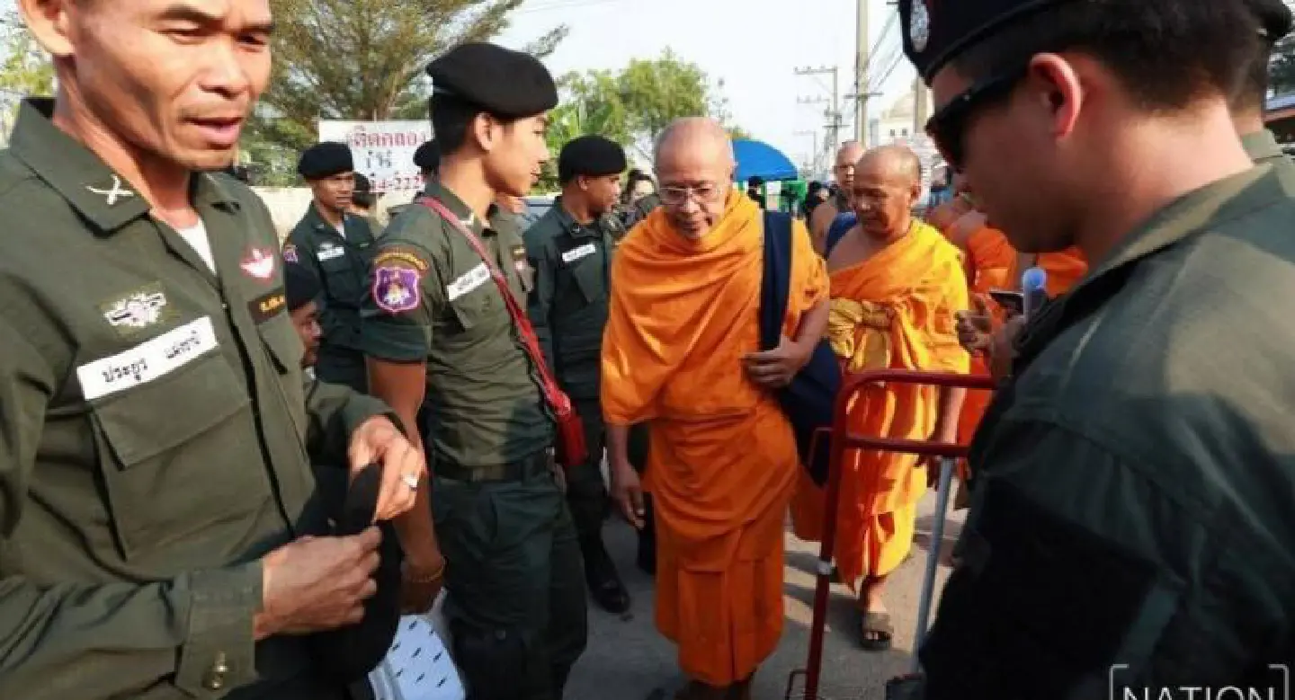 Wat Dhammakaya bans certain media Tuesday Wat Dhammakaya bans certain media Tuesday