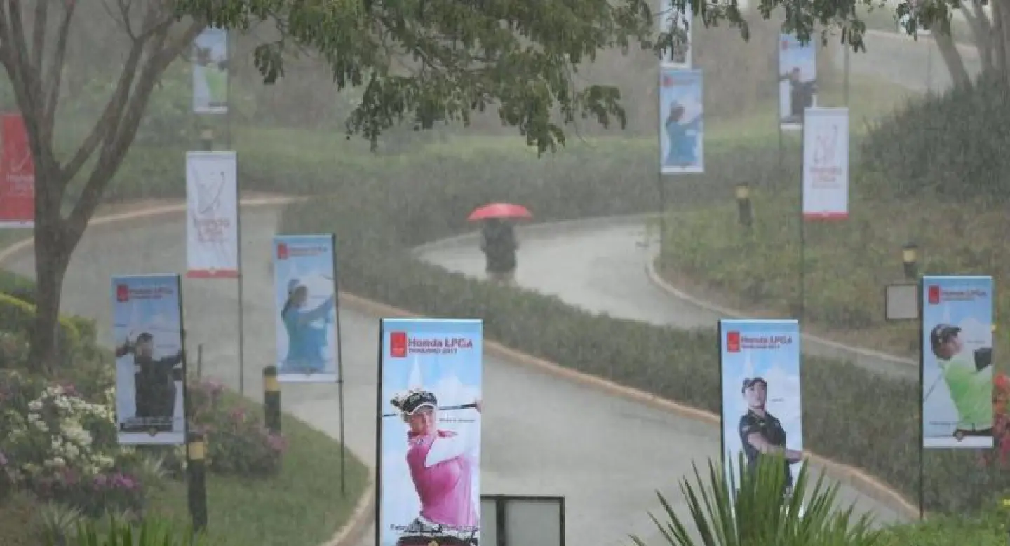 Co-leader Ariya stays dry in clubhouse at rain-hit LPGA Thailand Co-leader Ariya stays dry in clubhouse at rain-hit LPGA Thailand