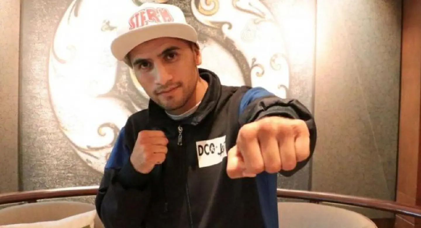 Mexican swaggers into Bangkok, vows to beat Nawaphon for world title Mexican swaggers into Bangkok, vows to beat Nawaphon for world title