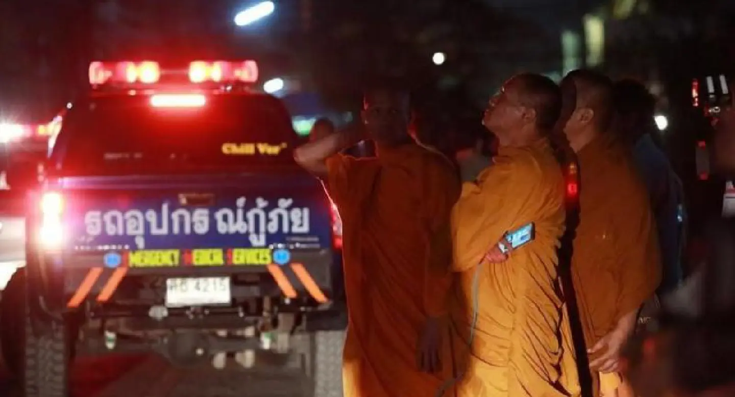 Protester hangs self near Dhammakaya Temple Protester hangs self near Dhammakaya Temple