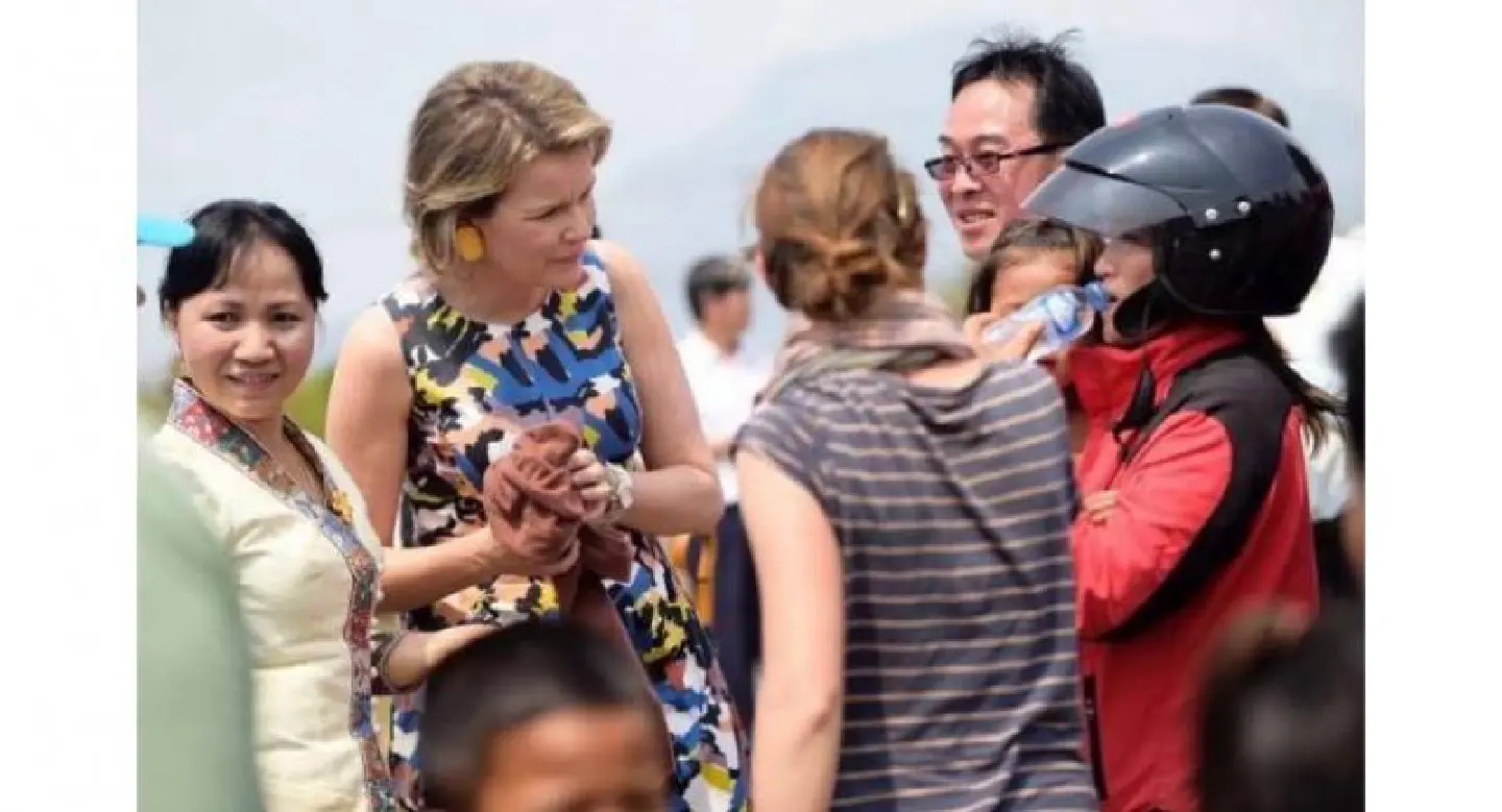Belgium’s Queen wins hearts of Laotians as ‘good Samaritan’ Belgium’s Queen wins hearts of Laotians as ‘good Samaritan’