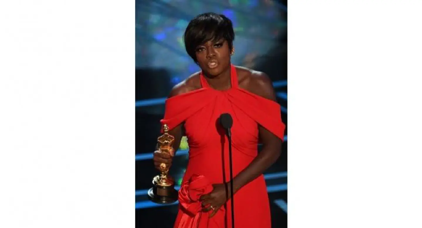 Viola Davis wins best supporting actress Oscar for 'Fences' Viola Davis wins best supporting actress Oscar for 'Fences'
