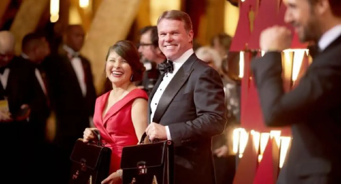 Accountant 'very upset' over Oscars best film mixup Accountant 'very upset' over Oscars best film mixup