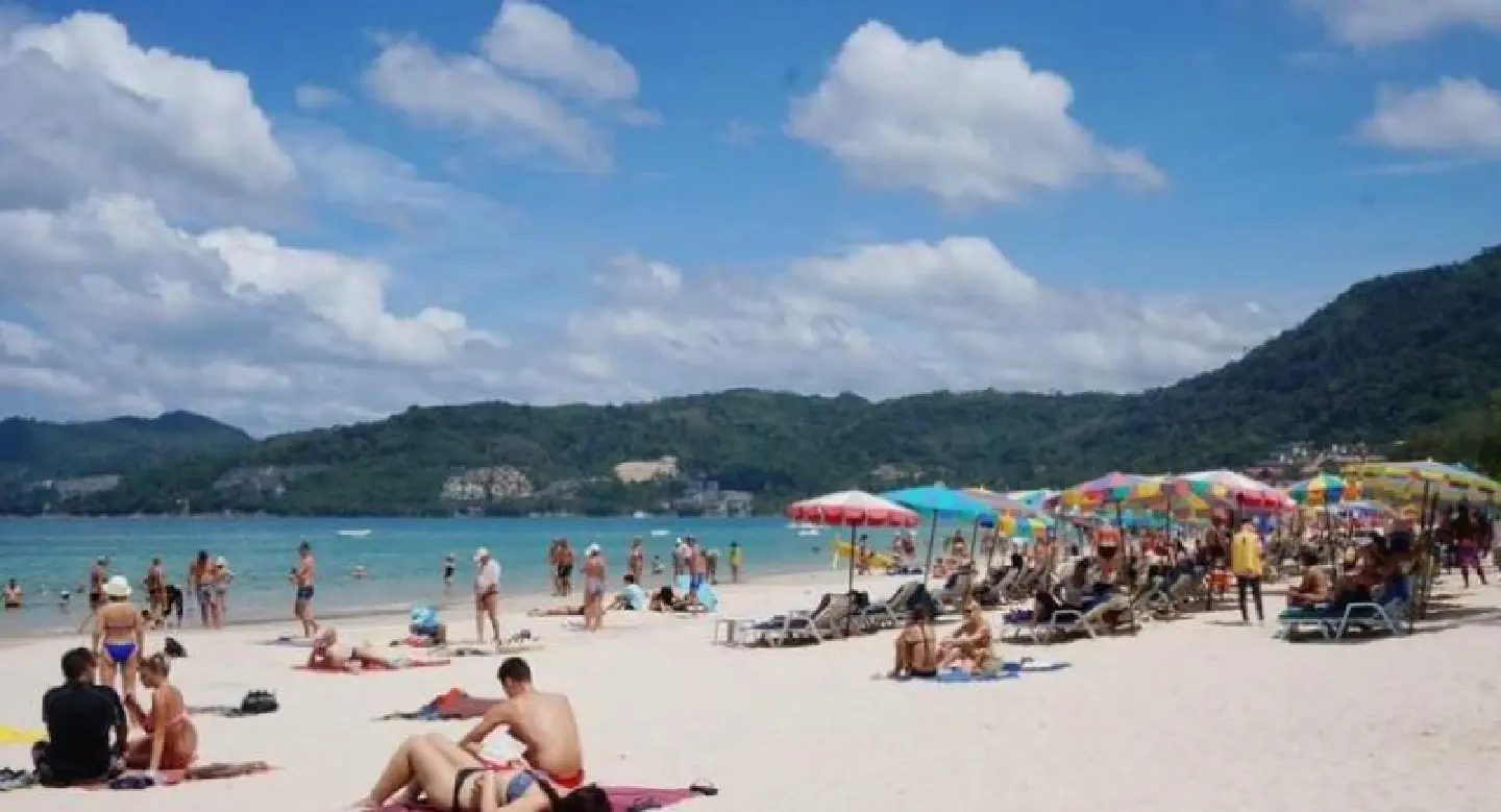 Army reverses decision on Phuket sun loungers Army reverses decision on Phuket sun loungers