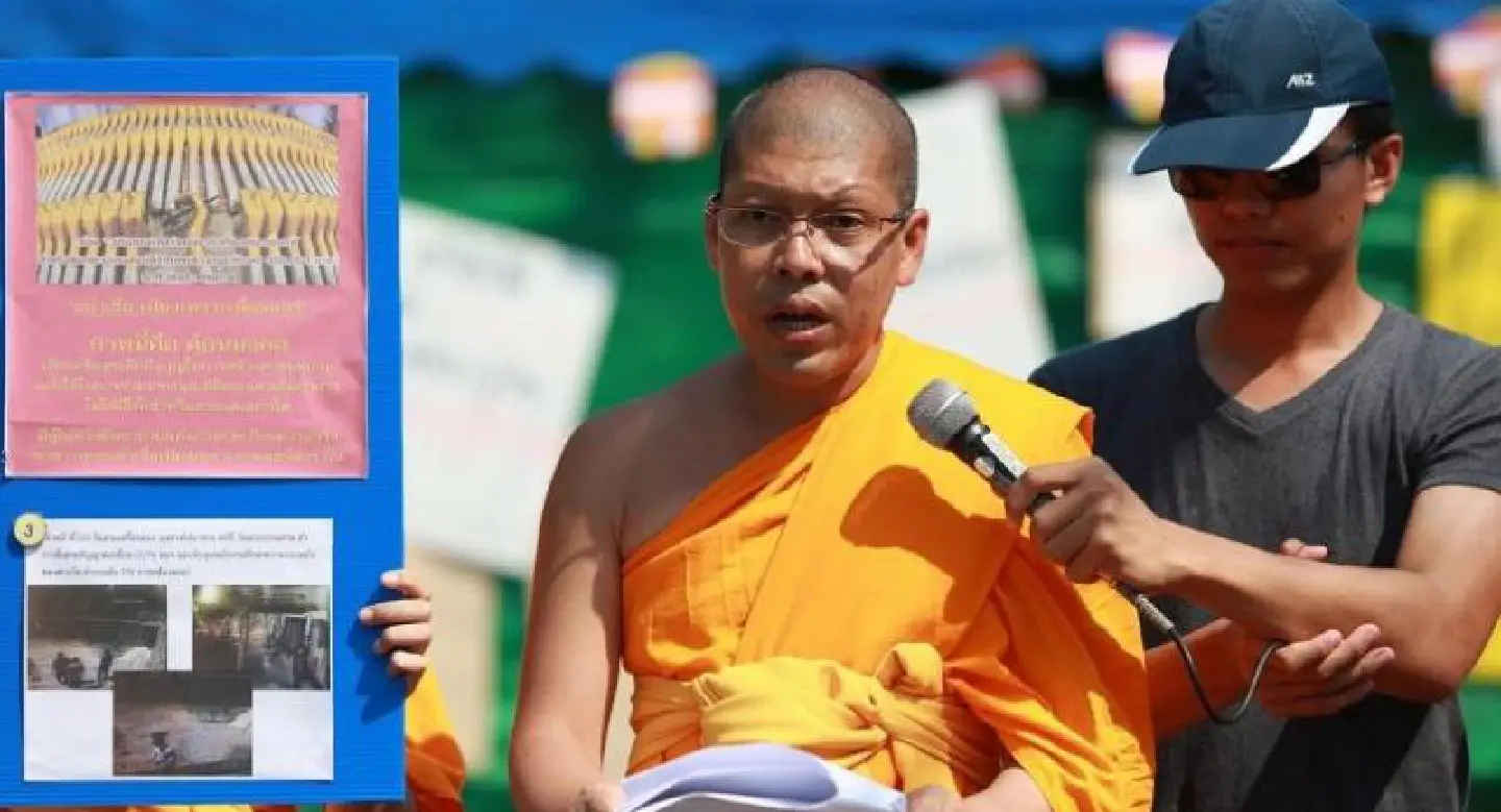 Monastic chief orders Dhammakaya monks back to their temple Monastic chief orders Dhammakaya monks back to their temple