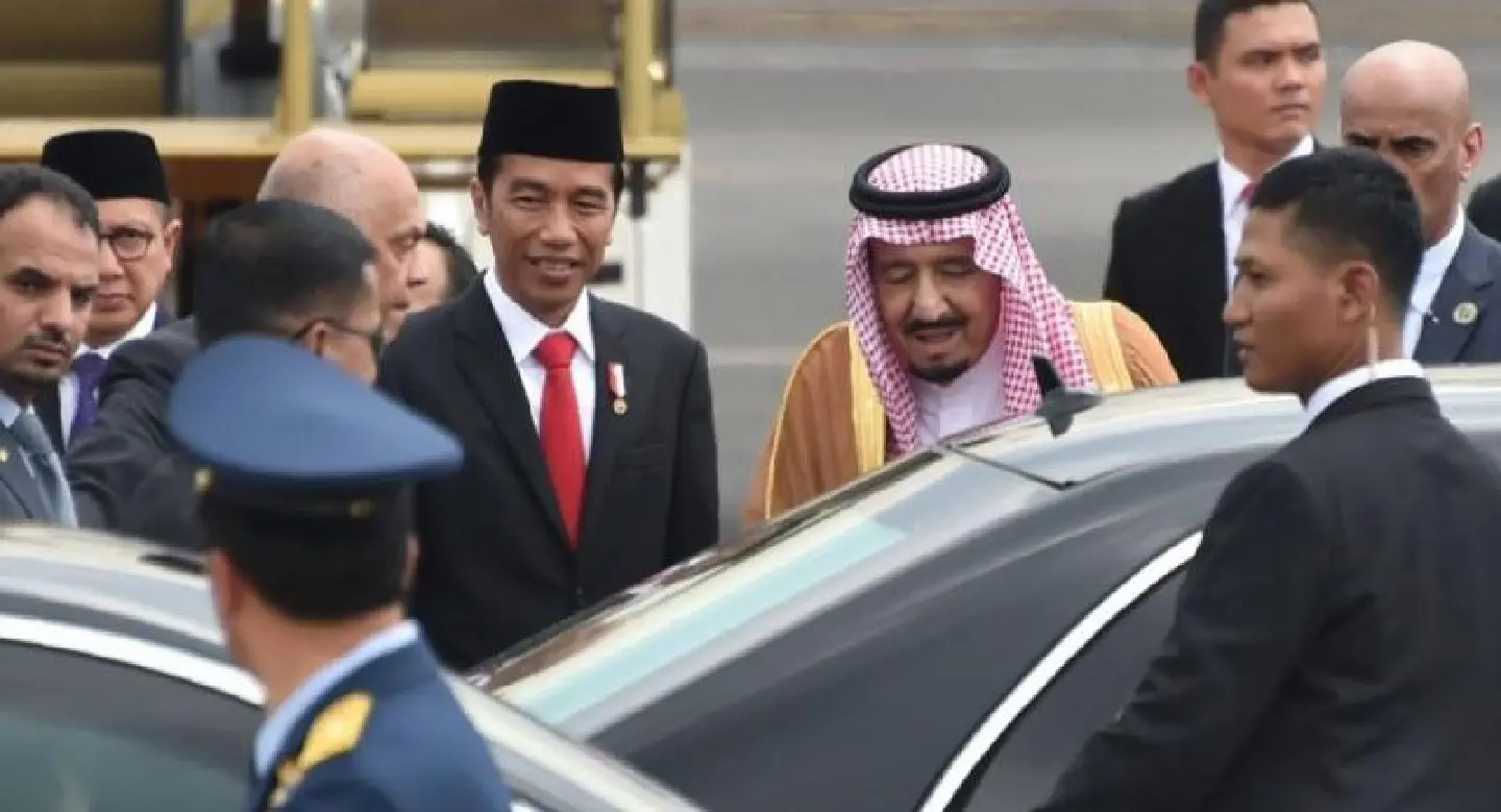 Saudi king visits Indonesia with huge entourage, tonnes of gear Saudi king visits Indonesia with huge entourage, tonnes of gear