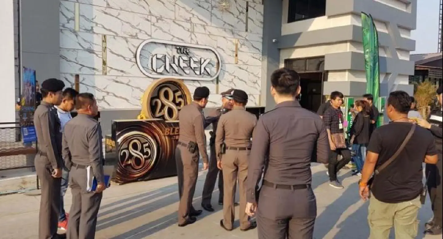 Four injured in shooting at Taling Chan restaurant allegedly involving soldiers Four injured in shooting at Taling Chan restaurant allegedly involving soldiers
