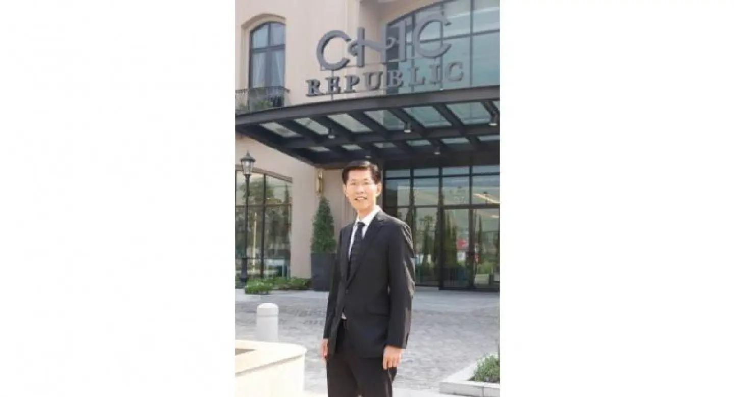 Chic Republic looks abroad