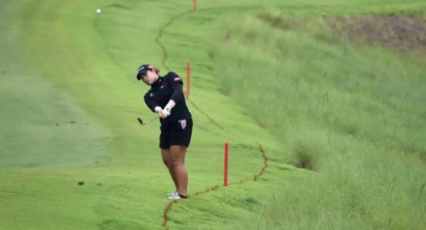 Ariya chases leader Wie in Singapore Ariya chases leader Wie in Singapore