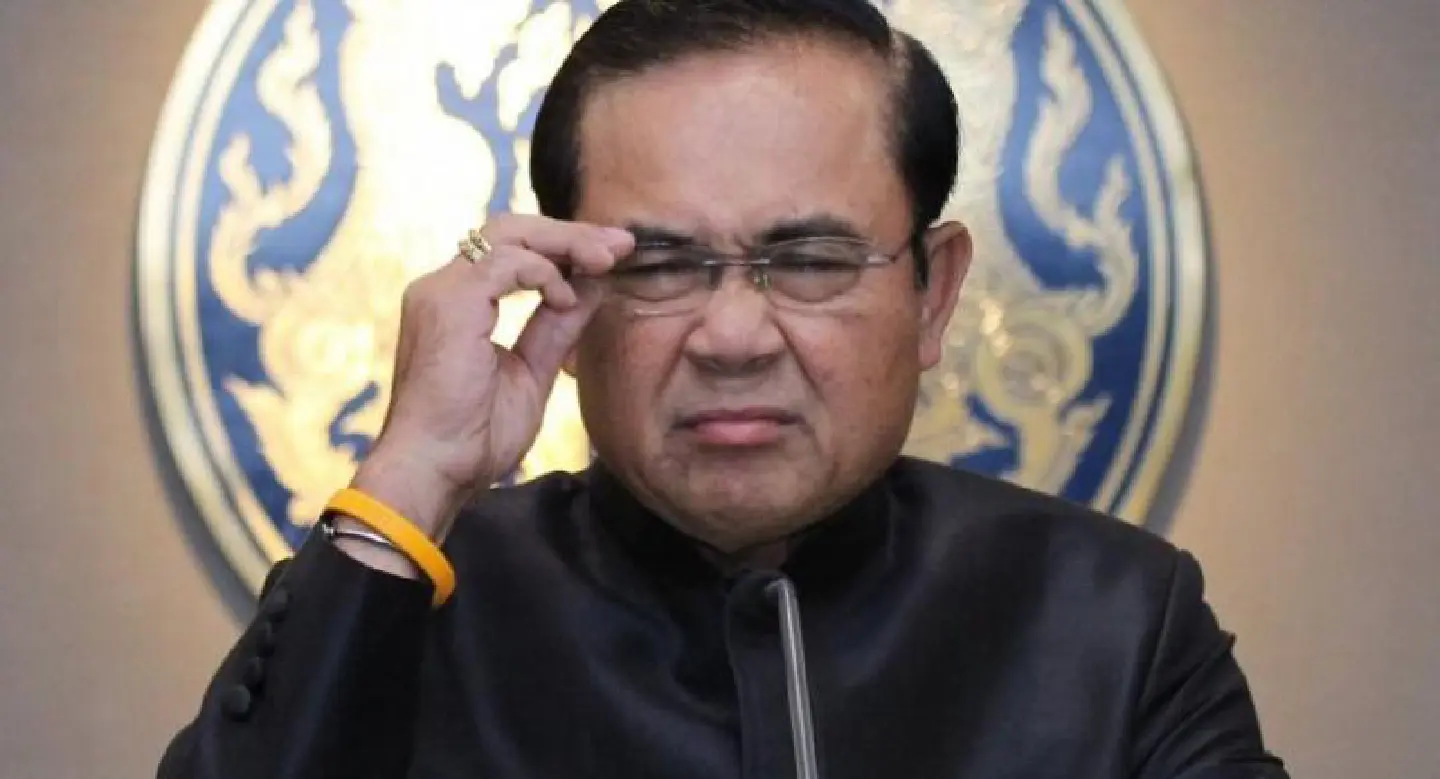 Be happy and progressive, PM tells journos Be happy and progressive, PM tells journos
