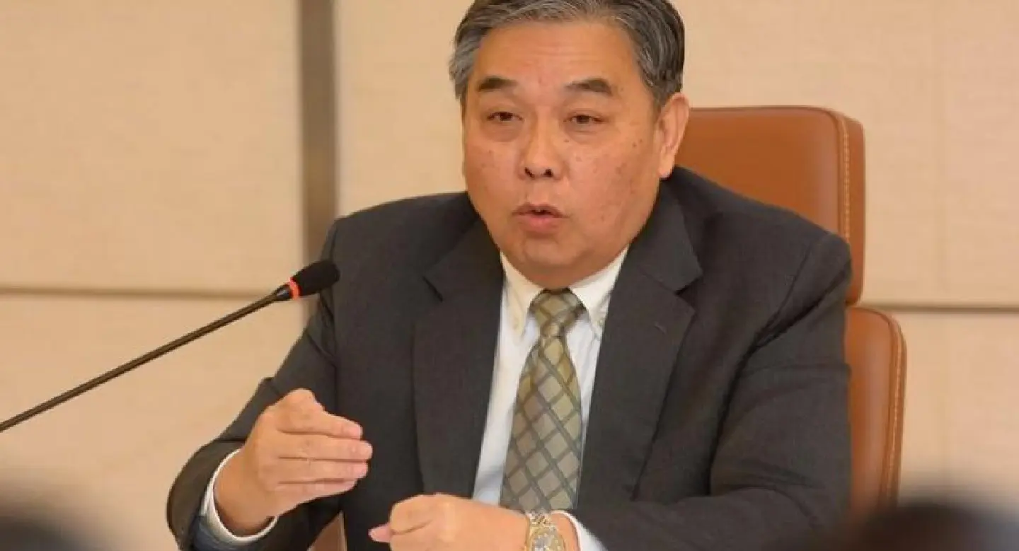 Apisak ‘could invite trouble for inaction in recovering taxes from Shinawatras’ Apisak ‘could invite trouble for inaction in recovering taxes from Shinawatras’