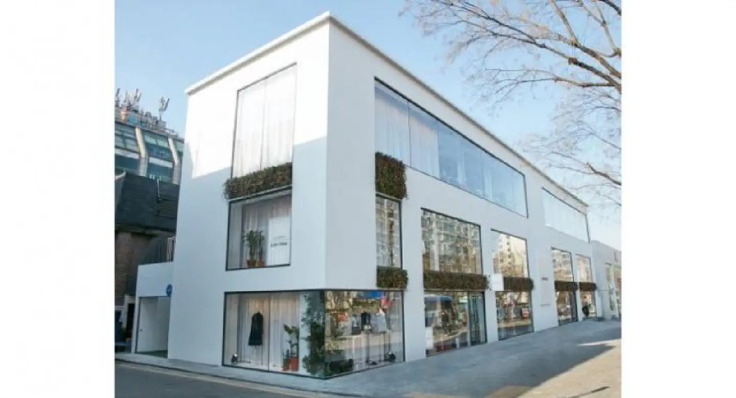 & Other Stories lands in Korea as fashion world enters spring & Other Stories lands in Korea as fashion world enters spring