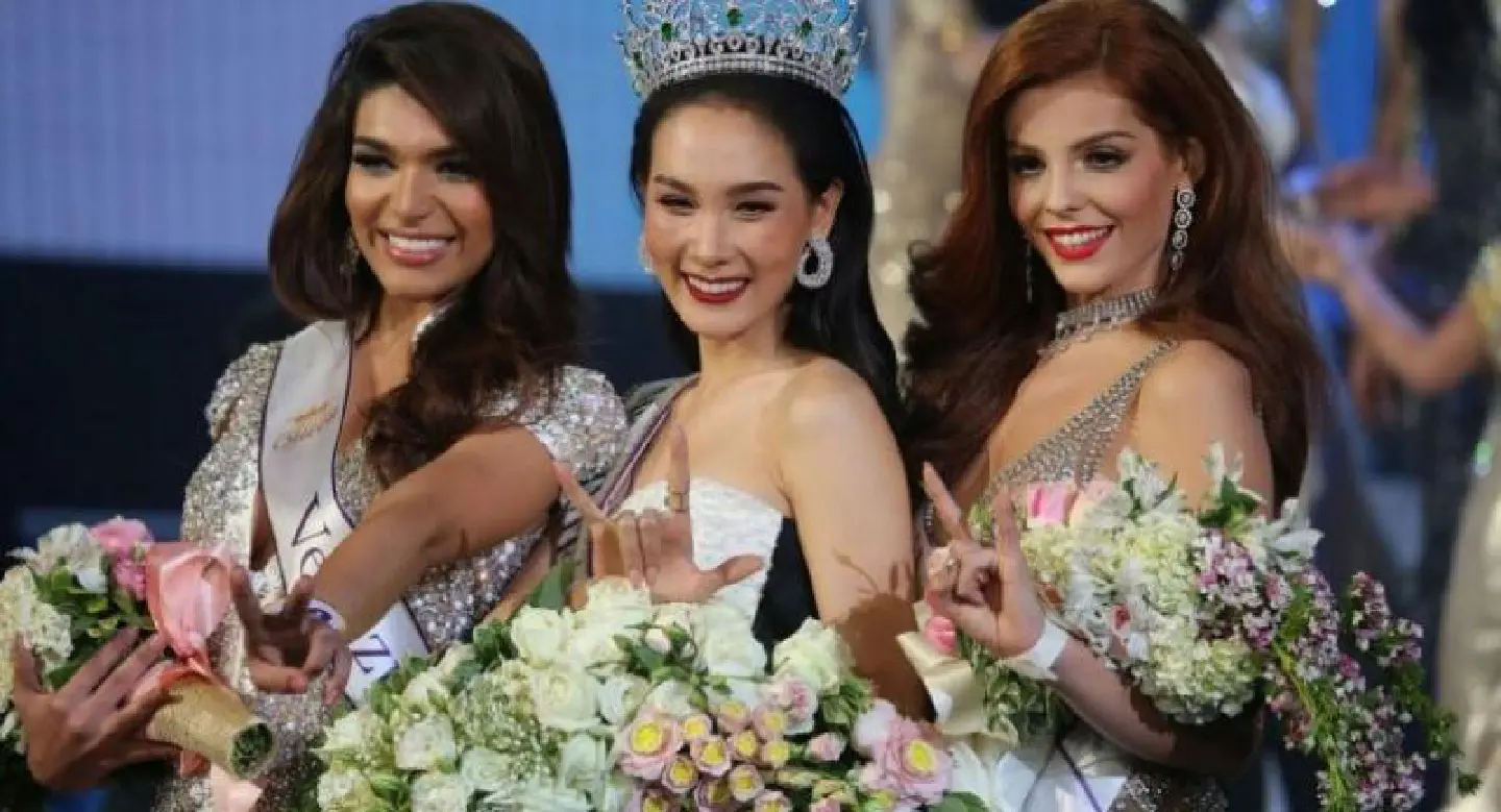 ‘Mo’ wins big transgender pageant in Pattaya ‘Mo’ wins big transgender pageant in Pattaya