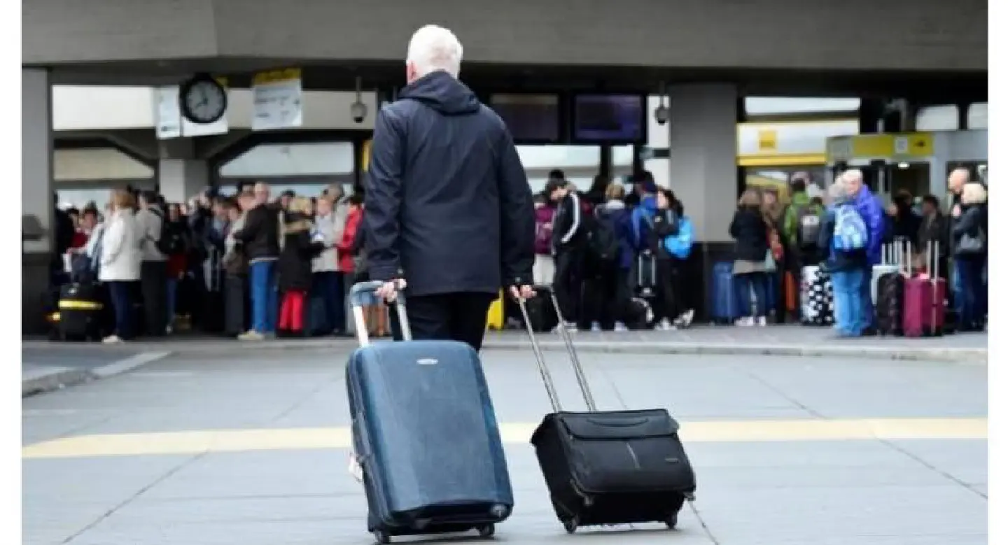 Strike to hit Berlin airports Strike to hit Berlin airports