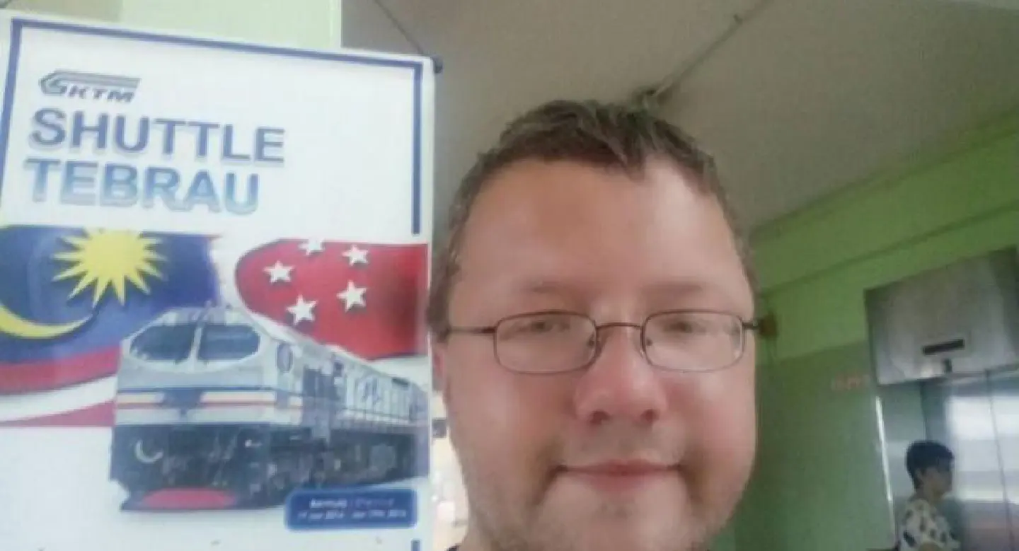 Notorious beggar Benjamin Holst appears to love Asia Notorious beggar Benjamin Holst appears to love Asia