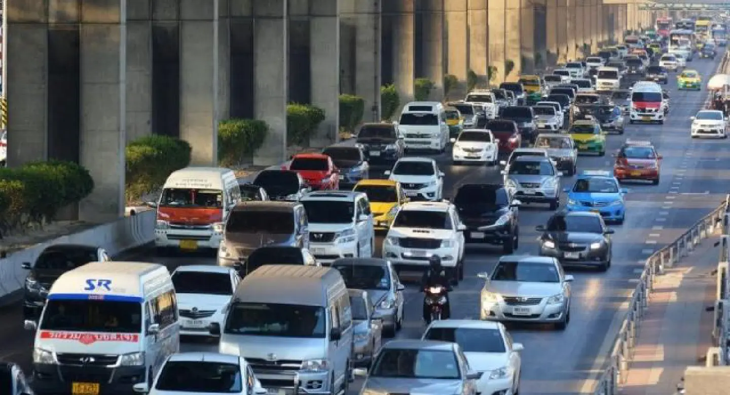 Free vehicle examination centres to be launched for Songkran travellers Free vehicle examination centres to be launched for Songkran travellers