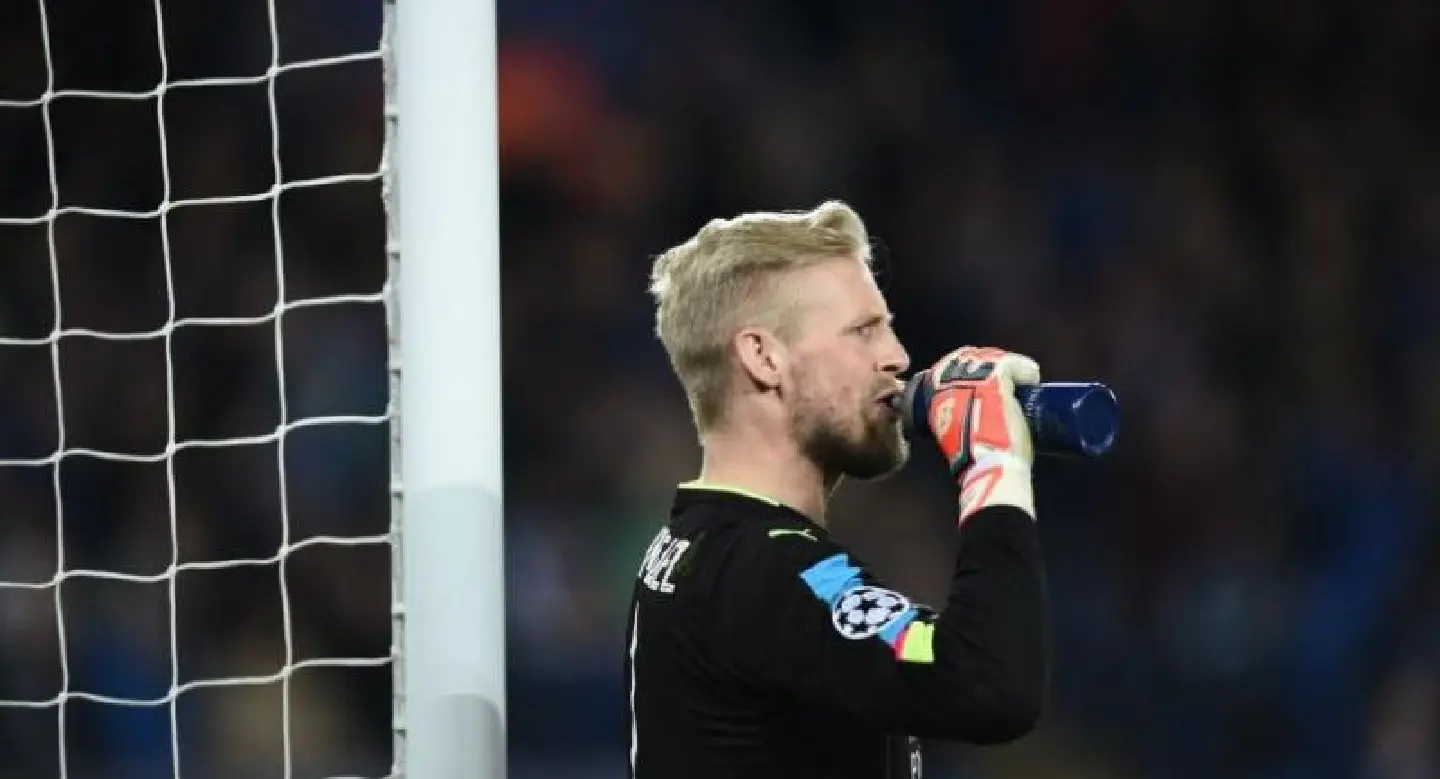 Schmeichel thwarts Sevilla as Leicester rekindle fairytale Schmeichel thwarts Sevilla as Leicester rekindle fairytale