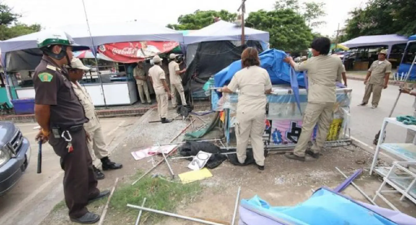 Effort stepped up to expel vendors from World Heritage site Effort stepped up to expel vendors from World Heritage site