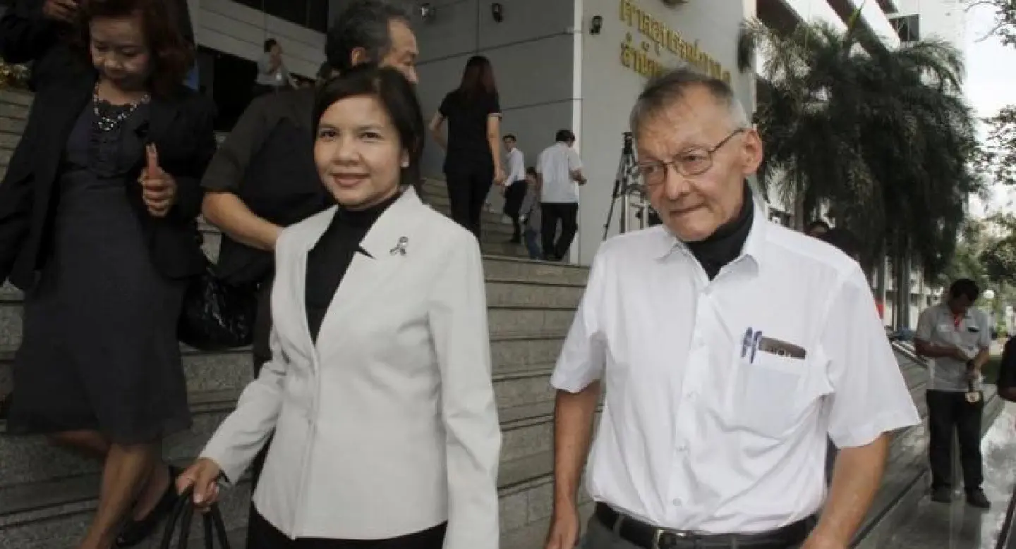Jon, Supinya convicted for 2007 parliament protest Jon, Supinya convicted for 2007 parliament protest