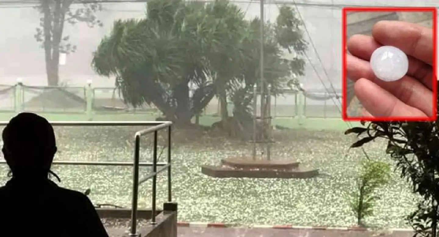 Summer storm unleashes rains and hails fall in Loei Summer storm unleashes rains and hails fall in Loei