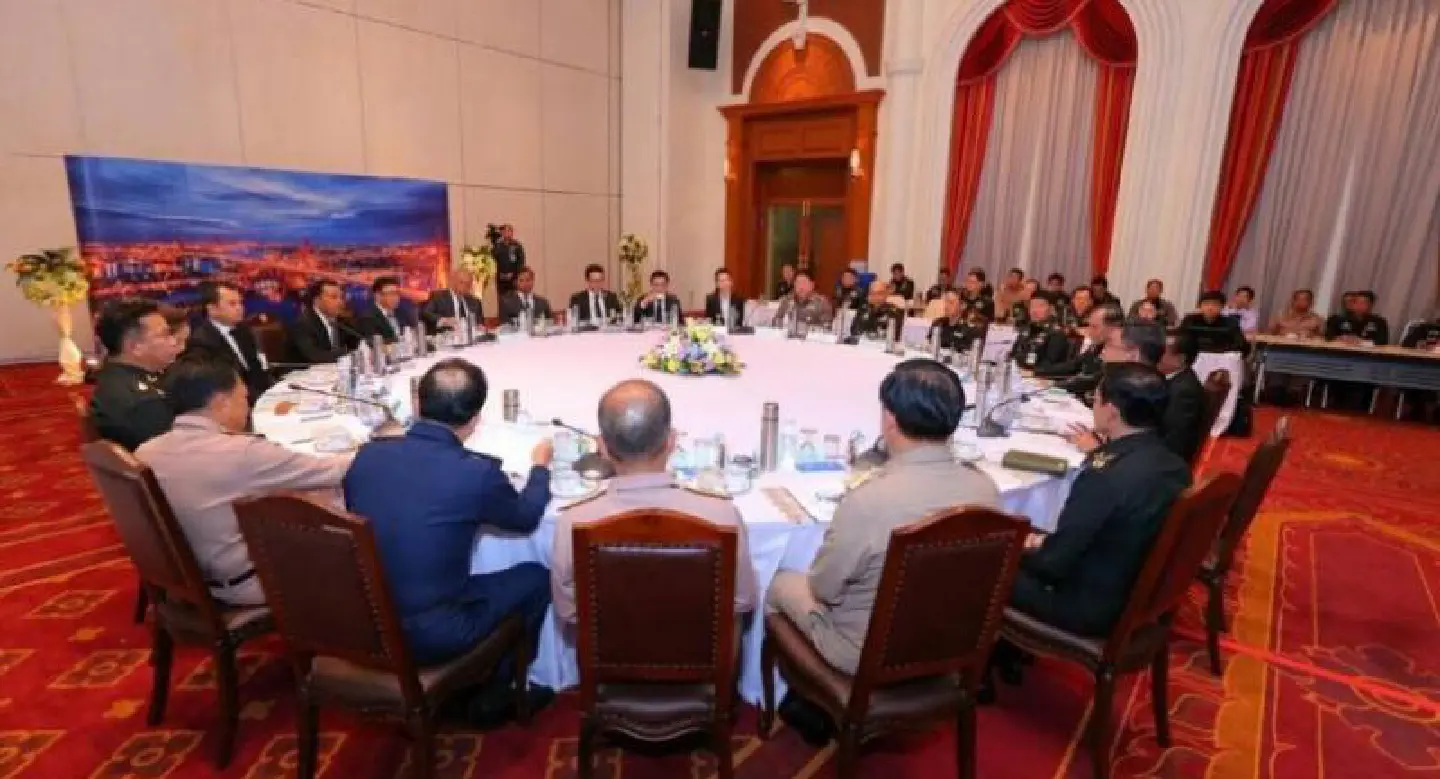 Suthep takes part in reconciliation talks Suthep takes part in reconciliation talks