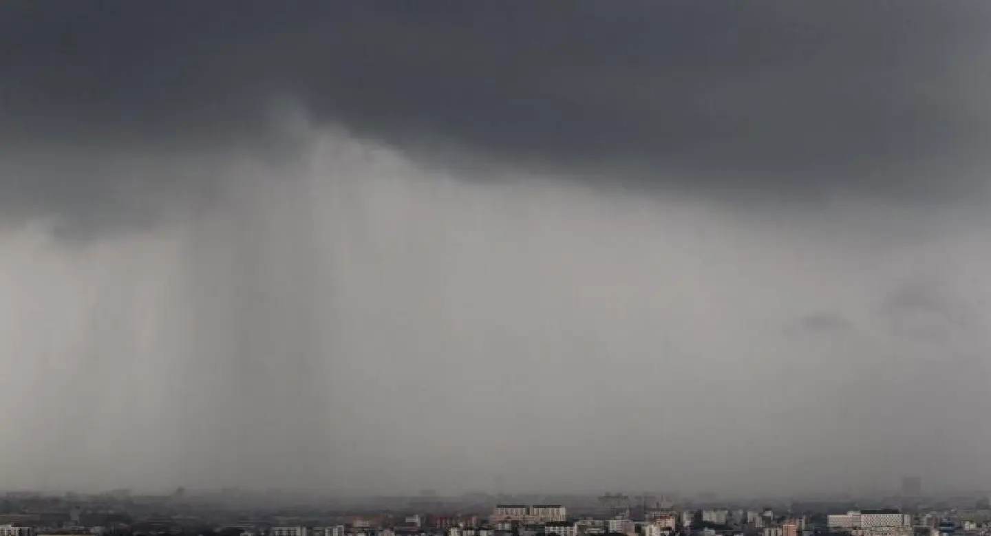 Bangkok and elsewhere hit by heavy rain Bangkok and elsewhere hit by heavy rain