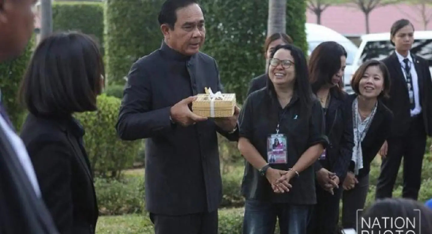 Birthday boy Prayut tells media “I am what I am” Birthday boy Prayut tells media “I am what I am”