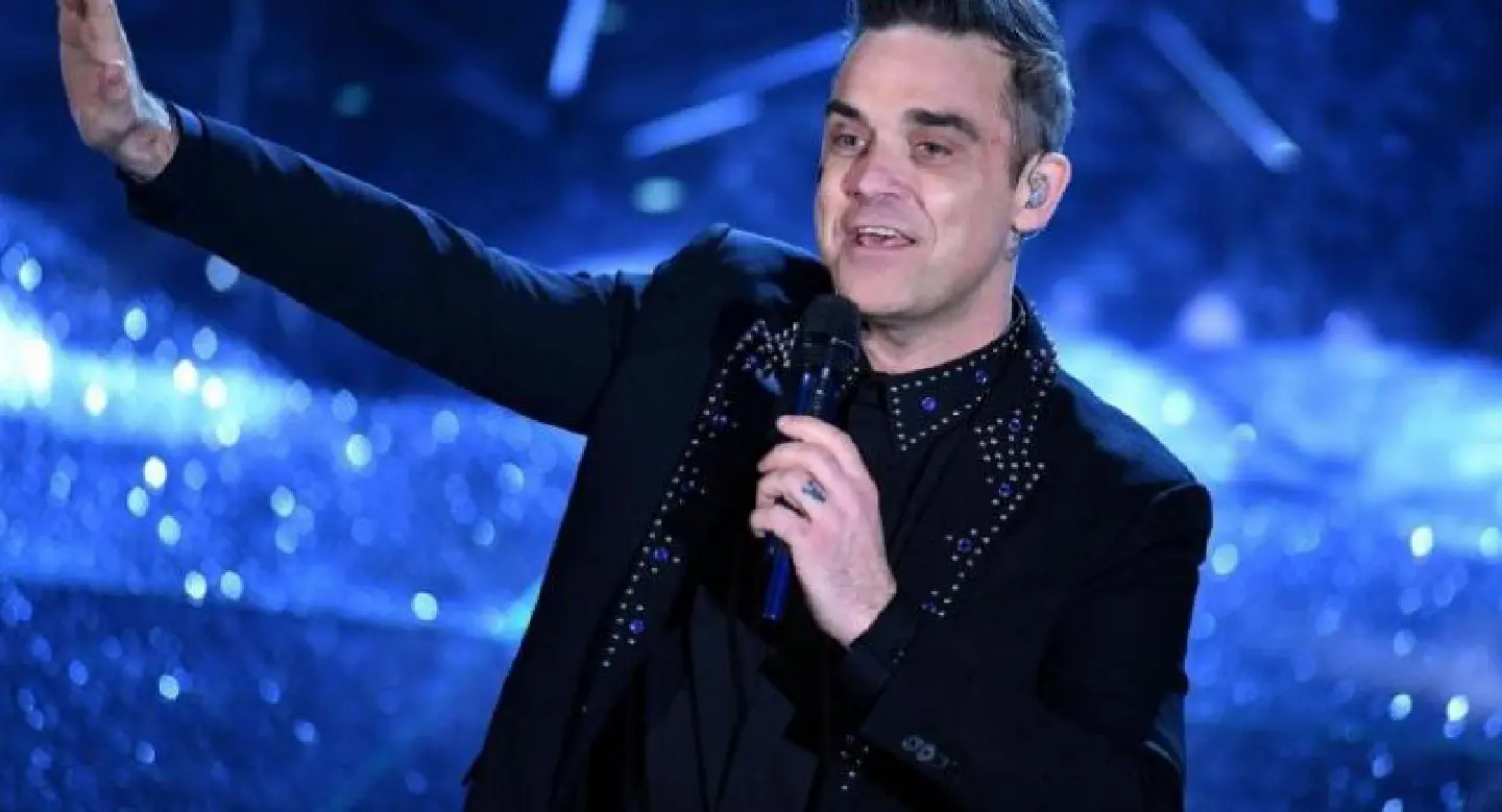Robbie Williams offers to represent Russia at Eurovision Robbie Williams offers to represent Russia at Eurovision