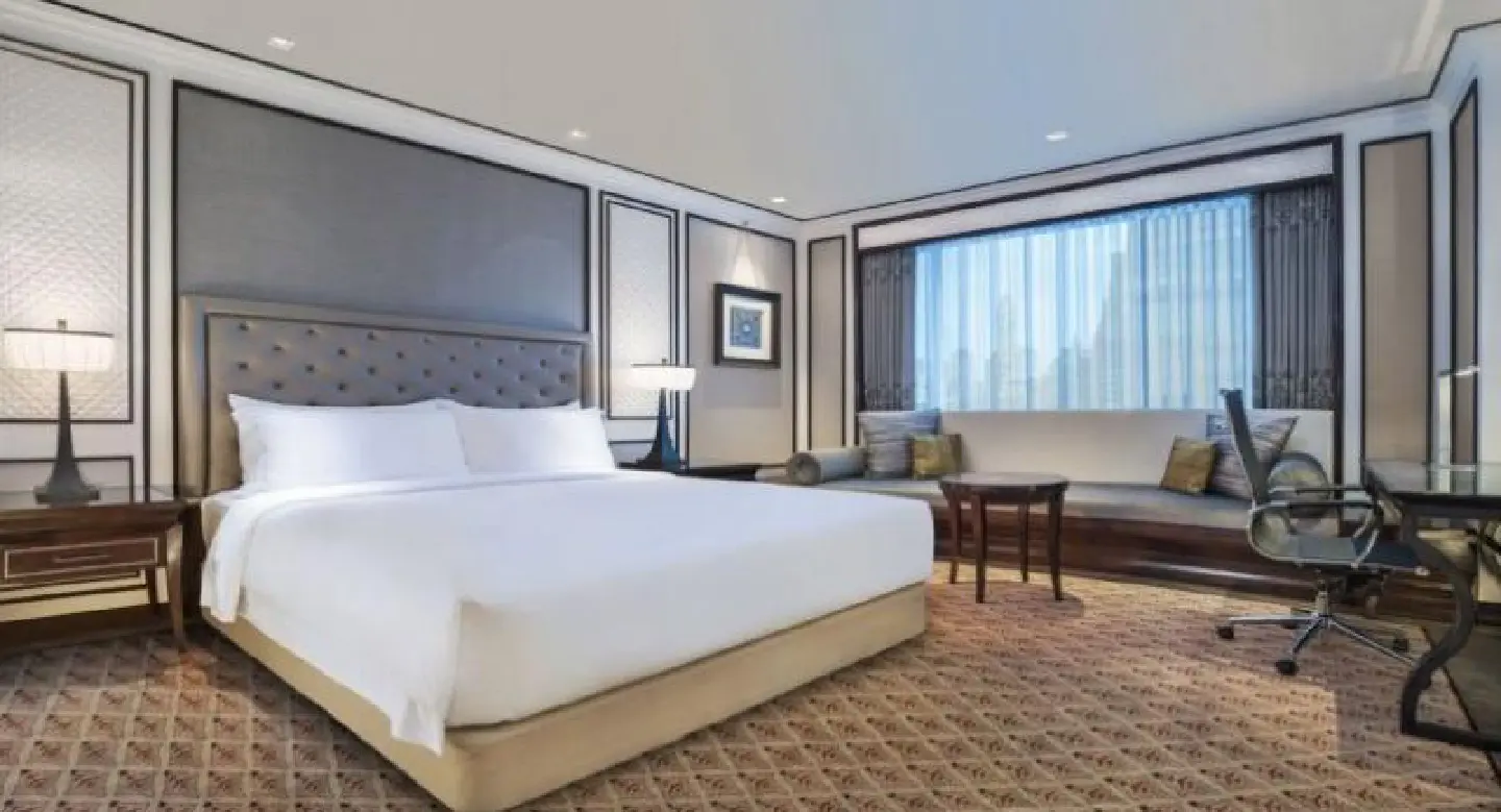 Anniversay package at Plaza Athenee Anniversay package at Plaza Athenee